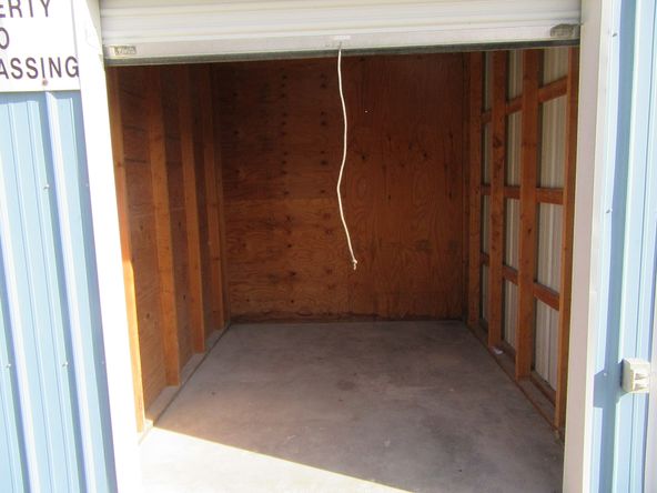 Storage Units: 1186 Audrain Road 577, Vandalia, MO 63382